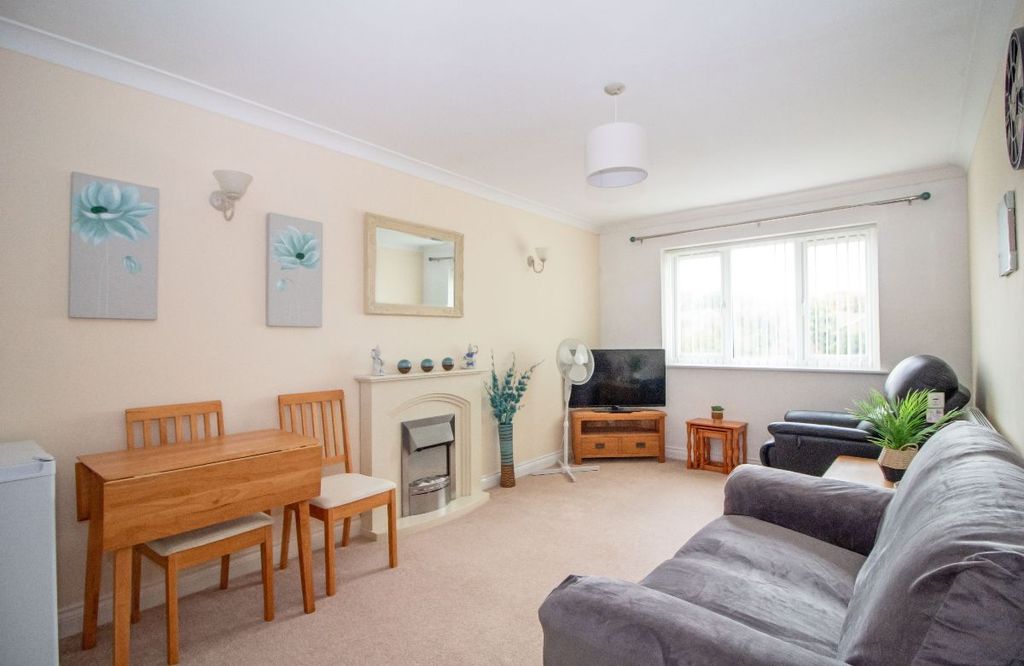 Property photo 2 of 18