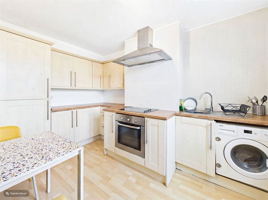 Property photo 2 of 11 Picture No. 25