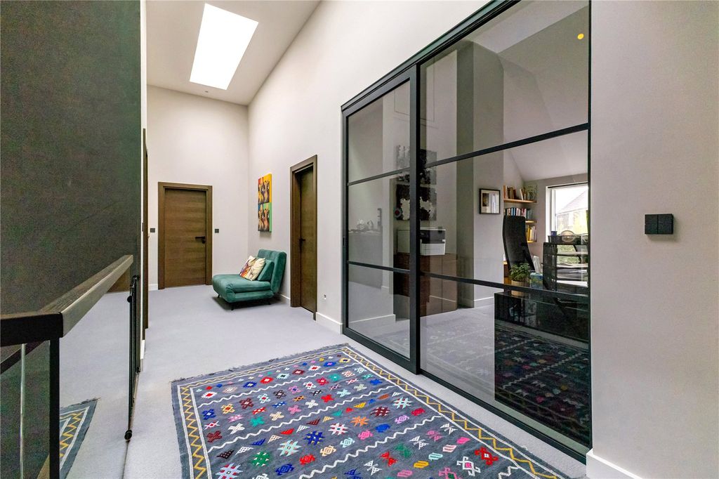 Additional image 11 of 6 bed detached house for saleHeath Road, Petersfield, Hampshire GU31