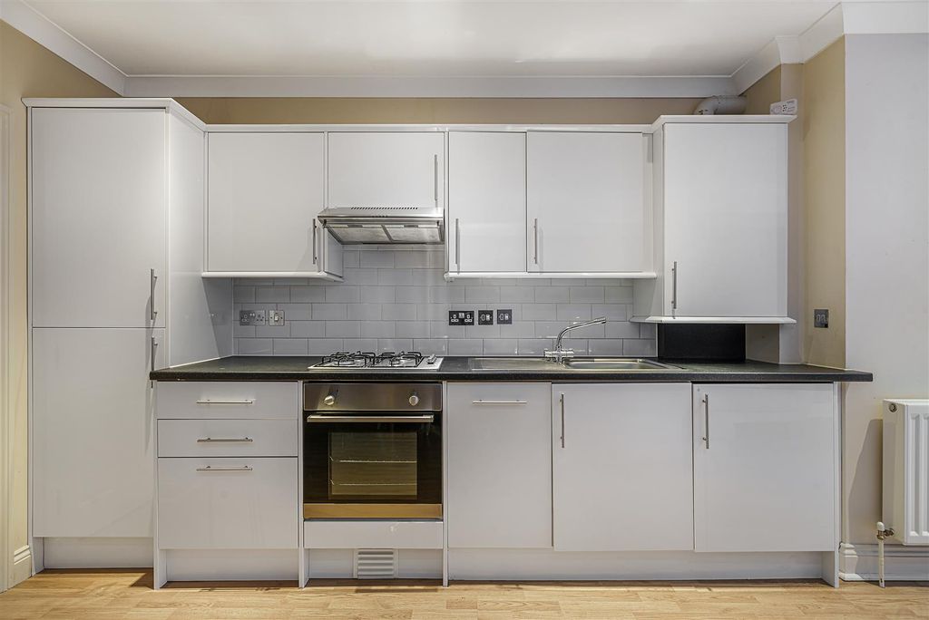 Property photo 3 of 10 Anerley Station Road-8.Jpg