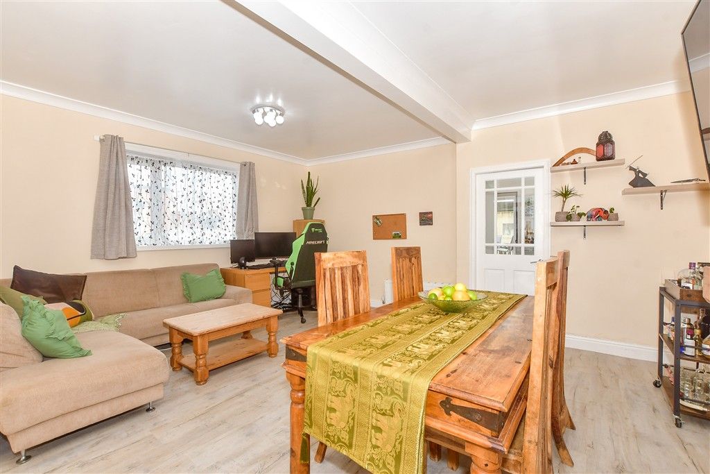 Property photo 3 of 11 Dining Room
