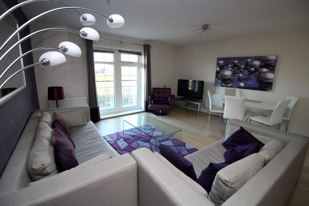 Property photo 3 of 10 14 Wetton Court Lge-Din