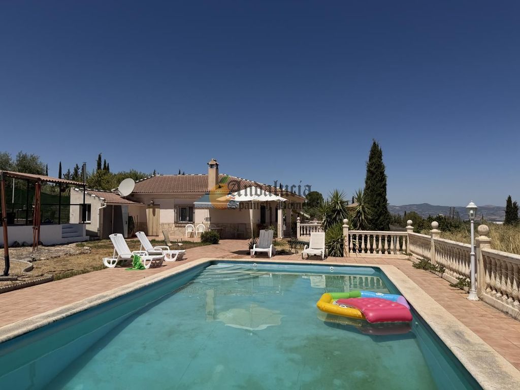 Property photo 1 of 51