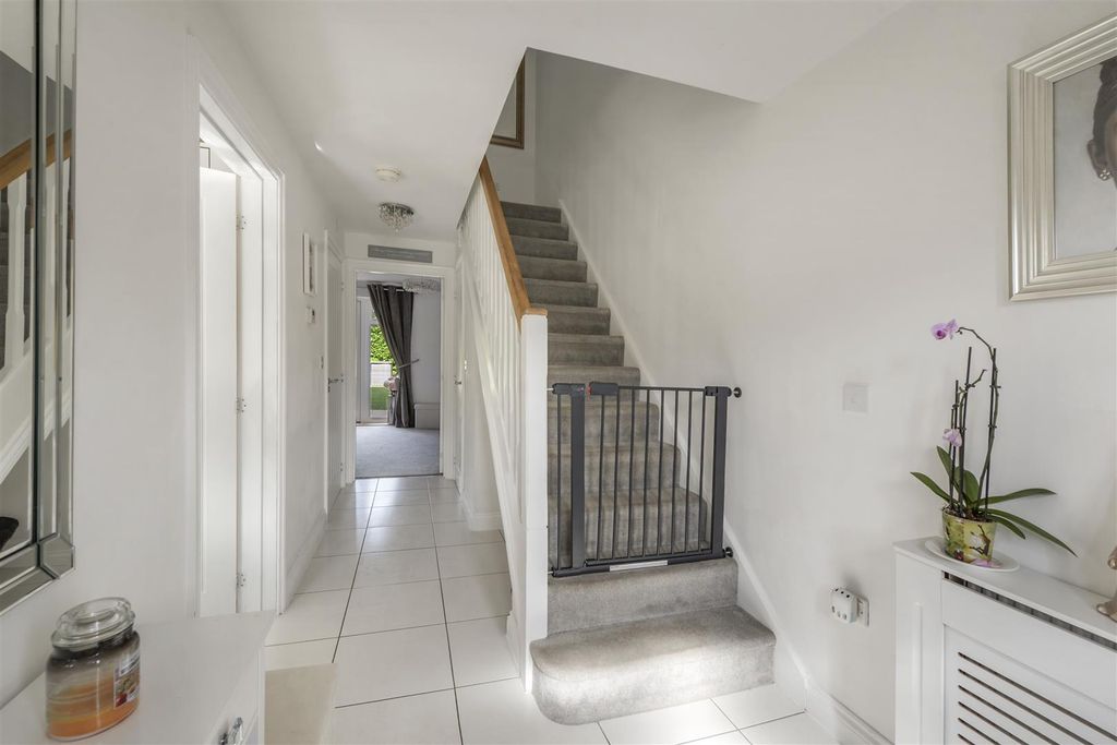 Property photo 3 of 21 10