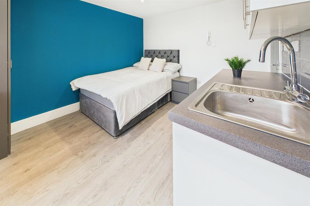 Property photo 1 of 4 Cam03736G0-Pr0214-Still009.Jpg