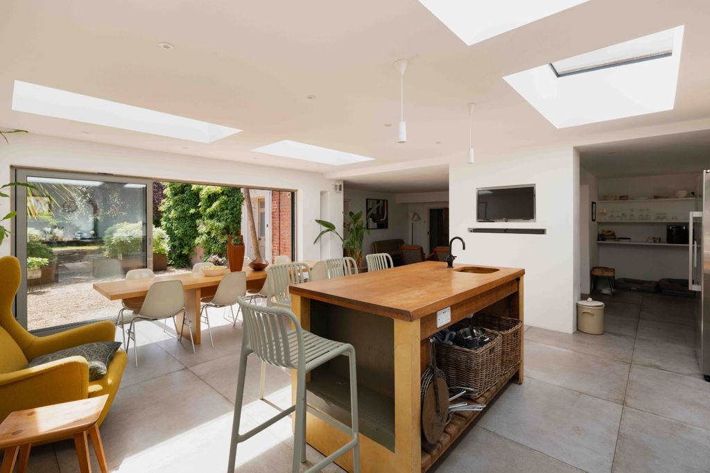Property photo 2 of 32 Picture No. 67