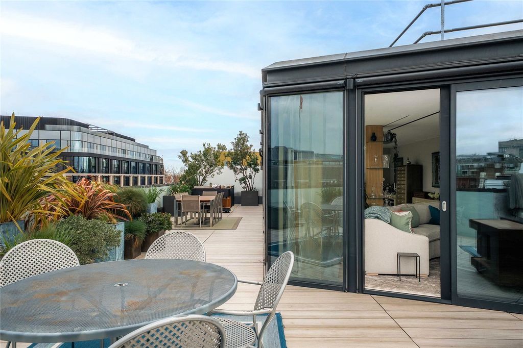 Property photo 1 of 17 Terrace