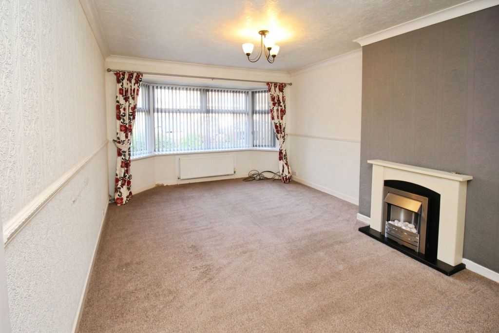 Property photo 2 of 10 Lounge
