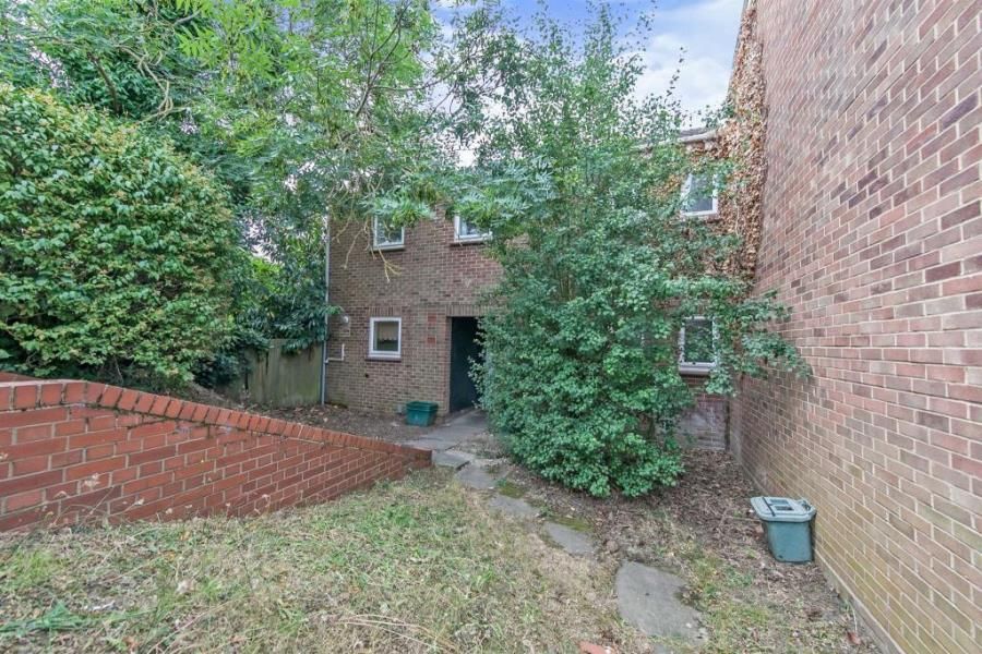 Property photo 1 of 8