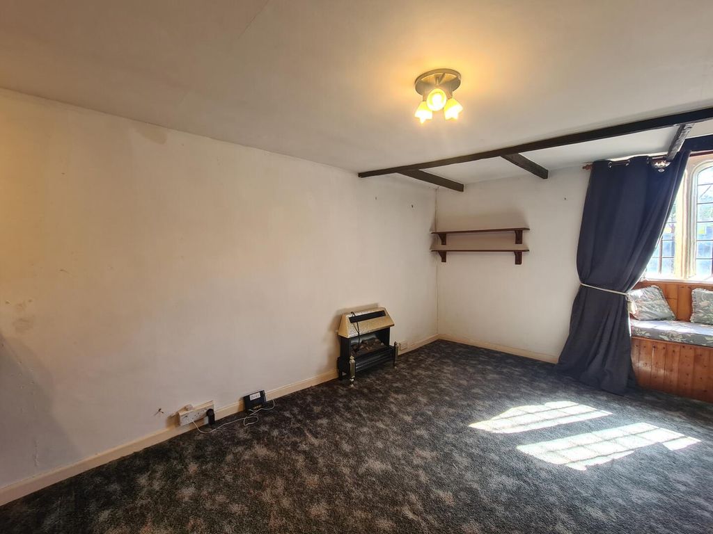 Property photo 2 of 12 Living Room