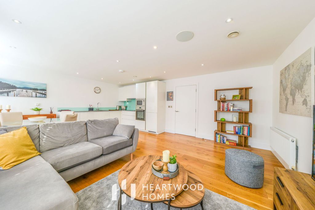 Property photo 2 of 16