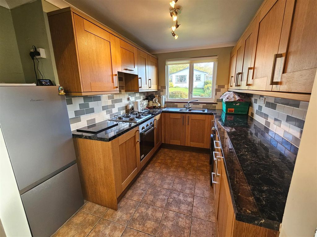 Property photo 3 of 16 Kitchen.Jpg