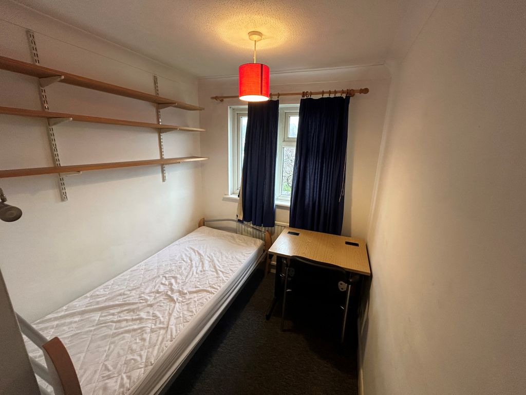 Property photo 3 of 9 Bedroom 2