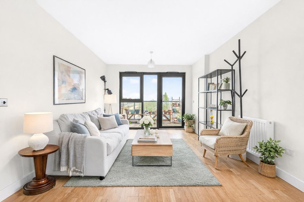 Property photo 2 of 13 Hythe House Staged Image 1.Png