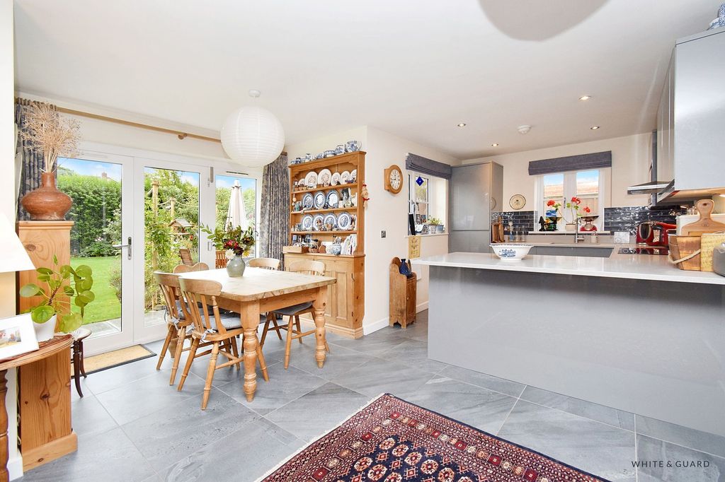 Property photo 3 of 18