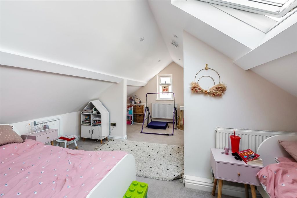 Property photo 2 of 15 23-Lodge-Close-3.Jpg