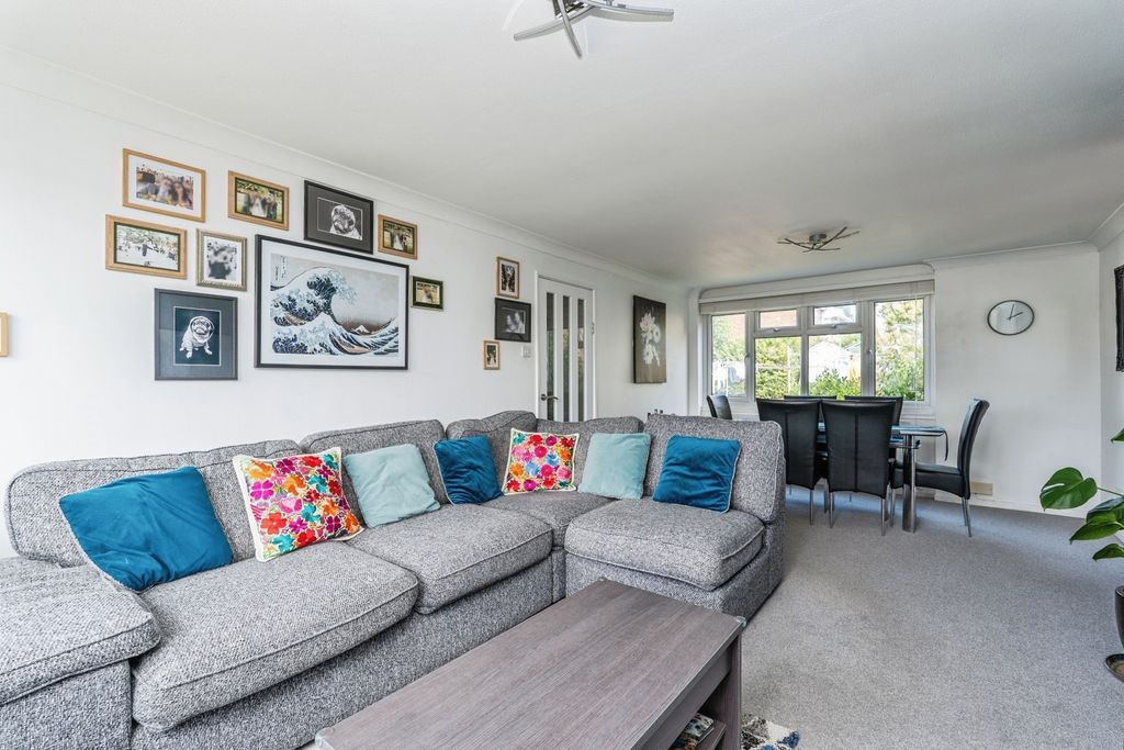 Property photo 2 of 16 Photo