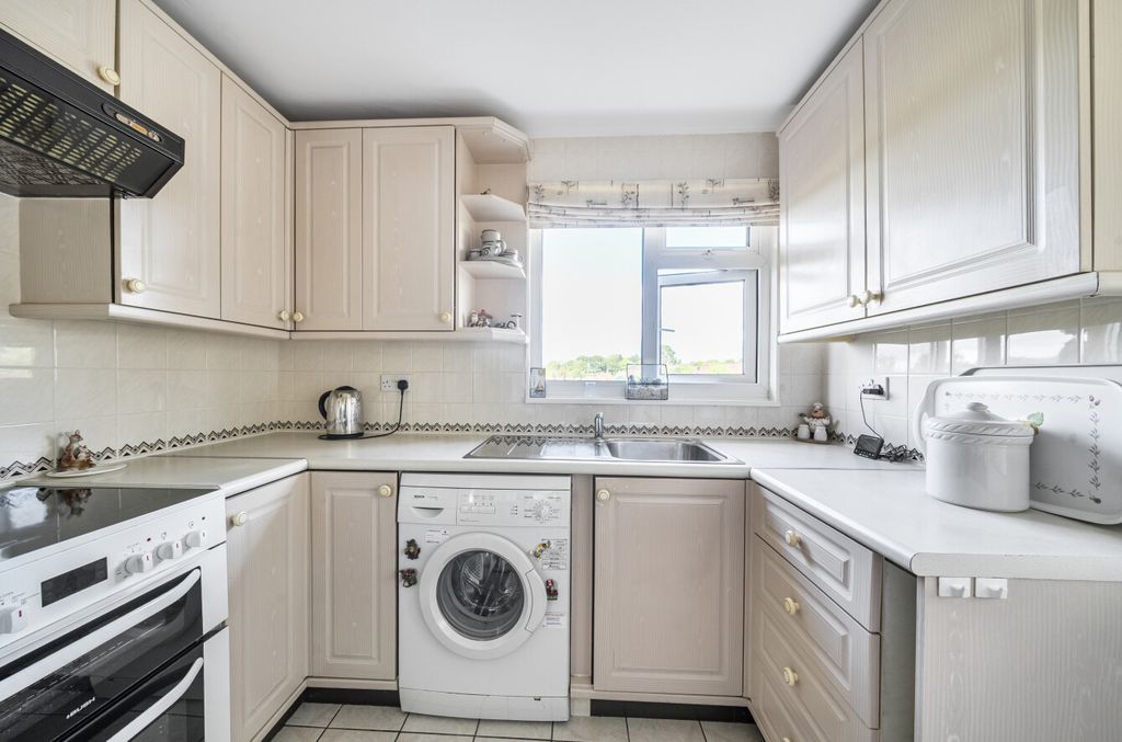 Property photo 3 of 28 Seddons Tiverton