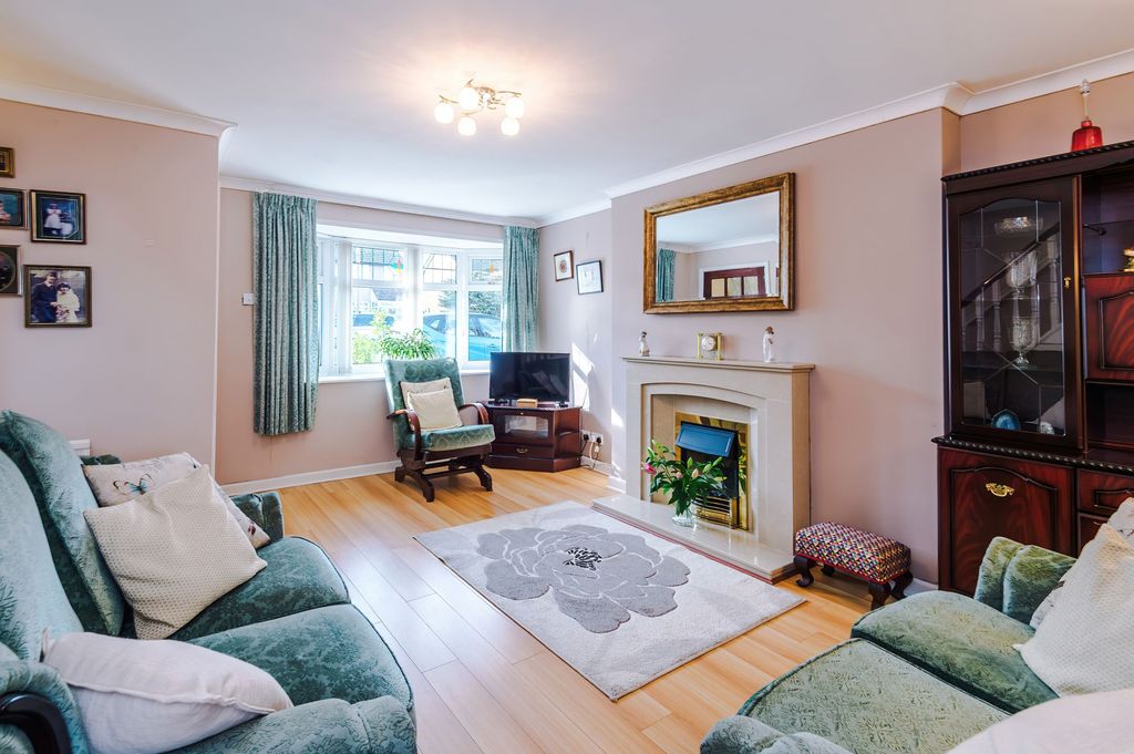Property photo 3 of 40