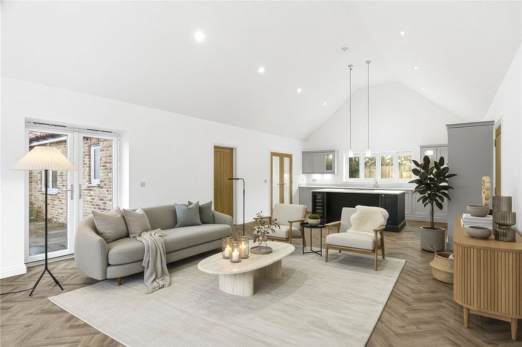 Property photo 2 of 28 Picture No. 04