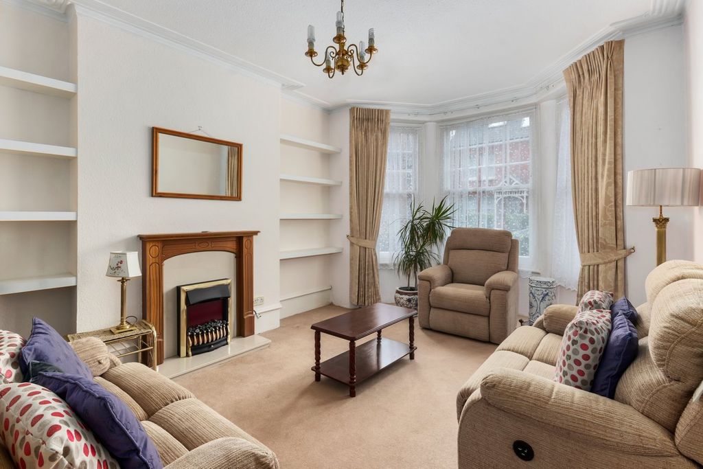 Property photo 2 of 10