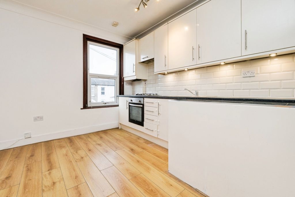 Property photo 3 of 13 Photo