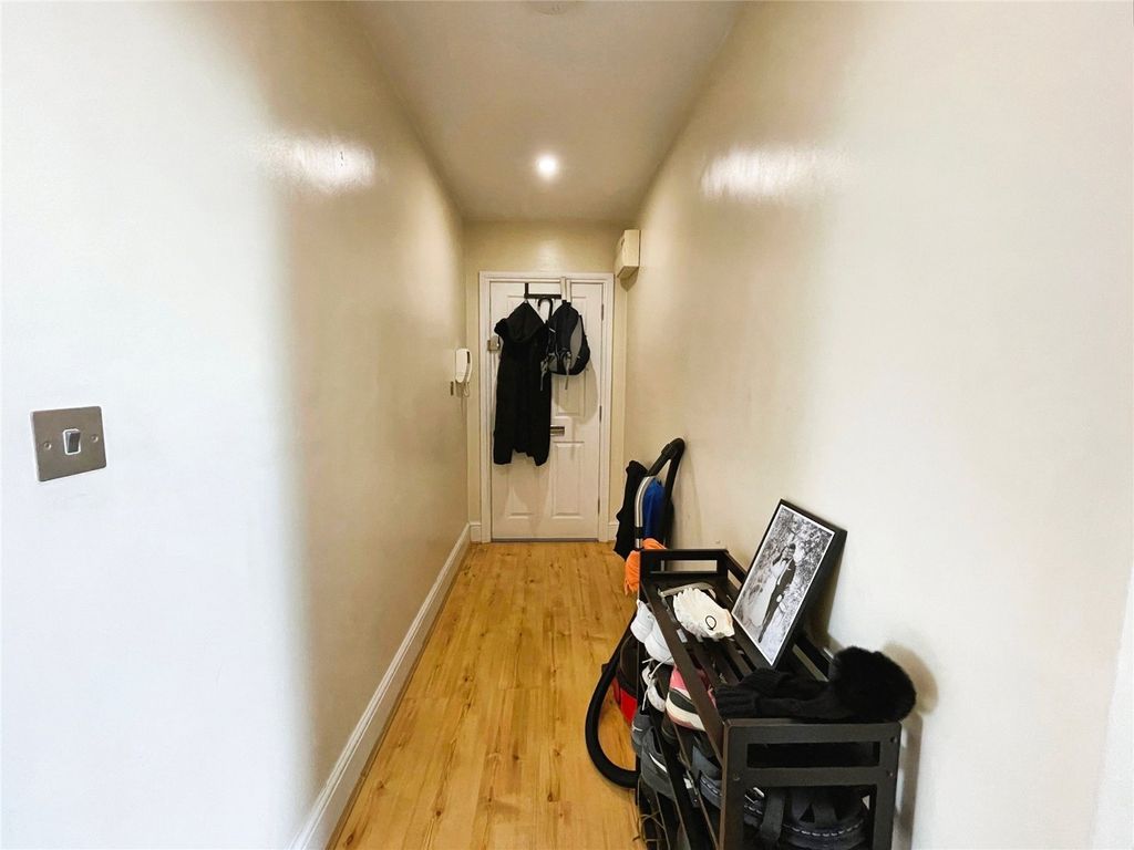 Property photo 2 of 10 Picture No. 05
