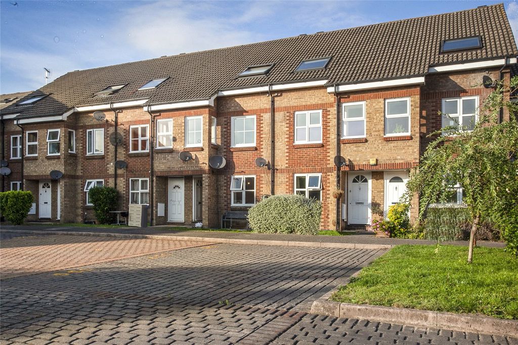 Property photo 1 of 10 Exterior