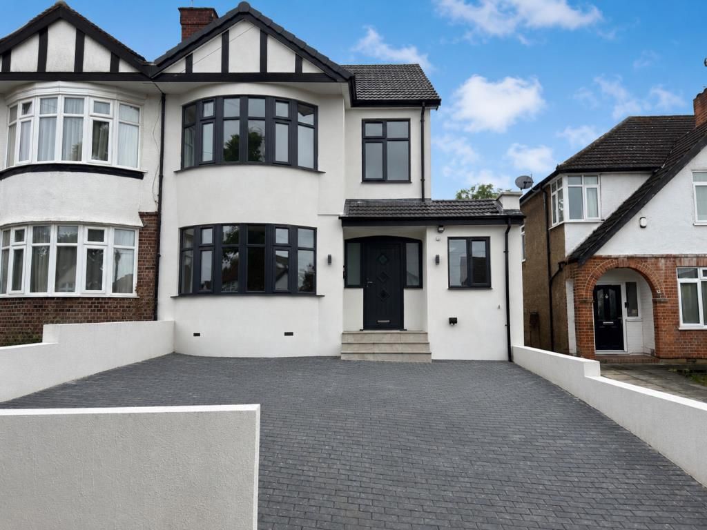 Property photo 1 of 18 External
