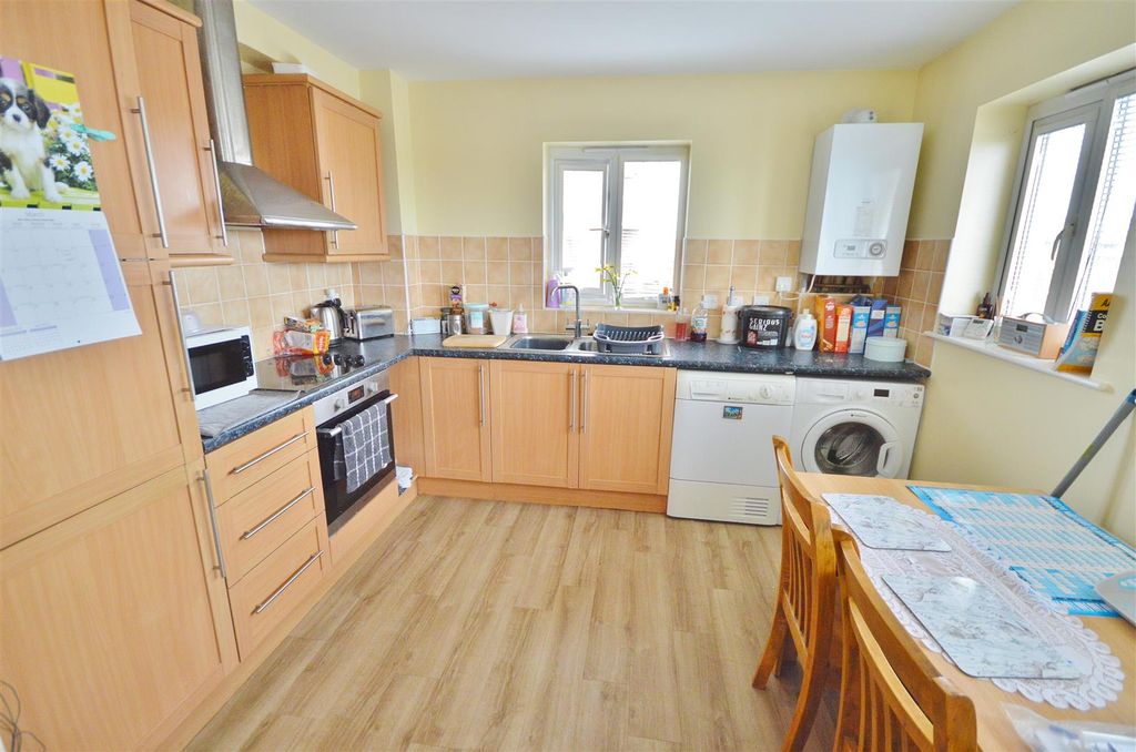 Property photo 3 of 13 Kitchen