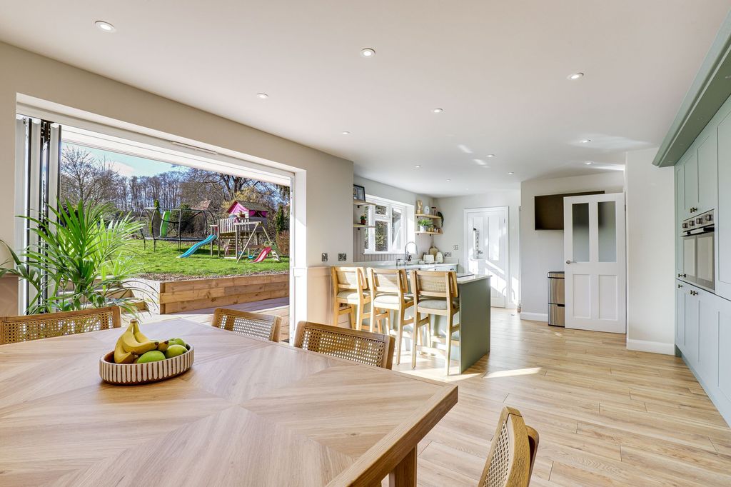 Property photo 3 of 38