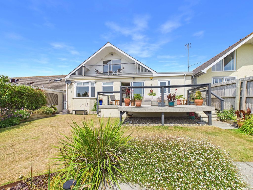 Property photo 3 of 42