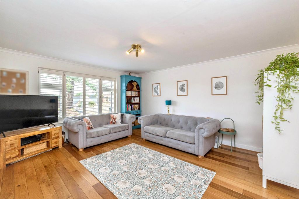 Property photo 3 of 18