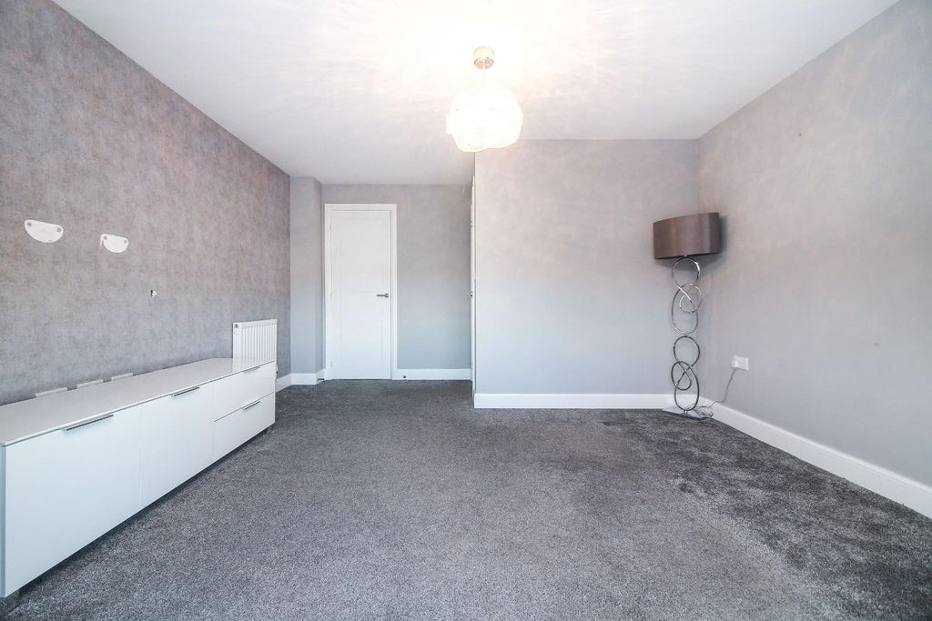 Property photo 3 of 15 Living Room