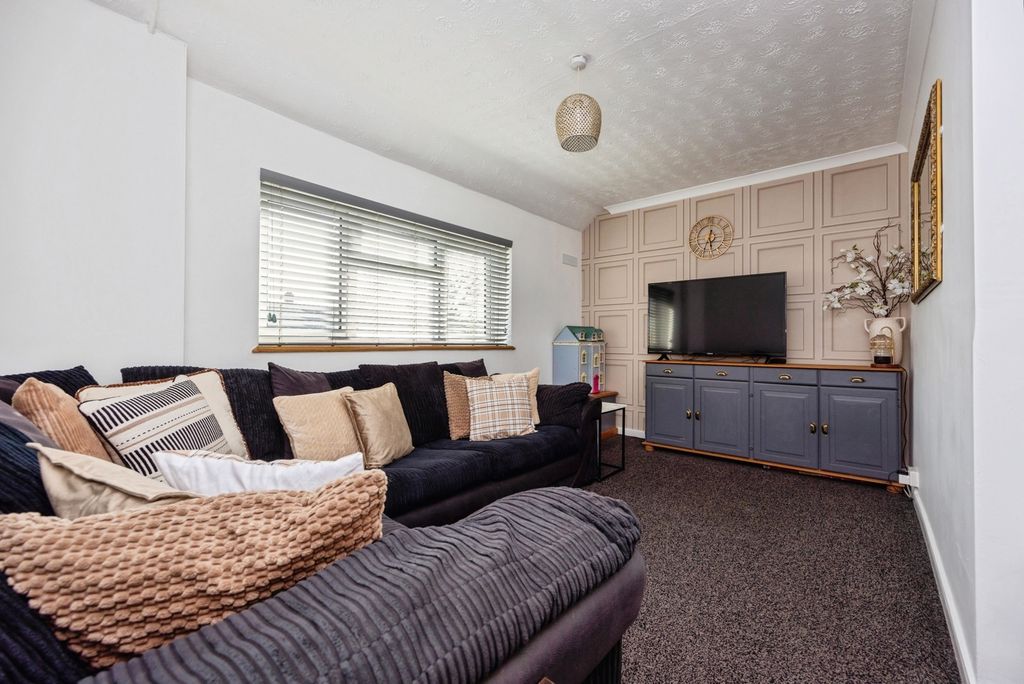 Property photo 2 of 15 Pbox-Img.Jpg