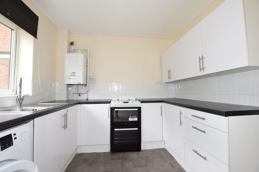 Property photo 3 of 5 Kitchen