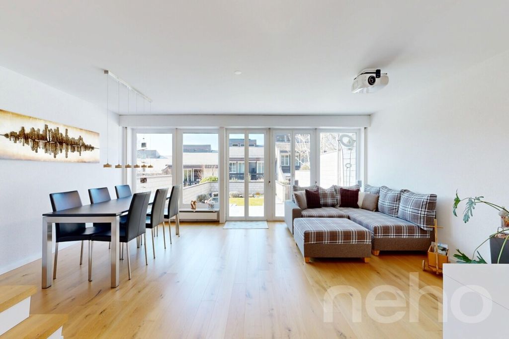 Property photo 3 of 12