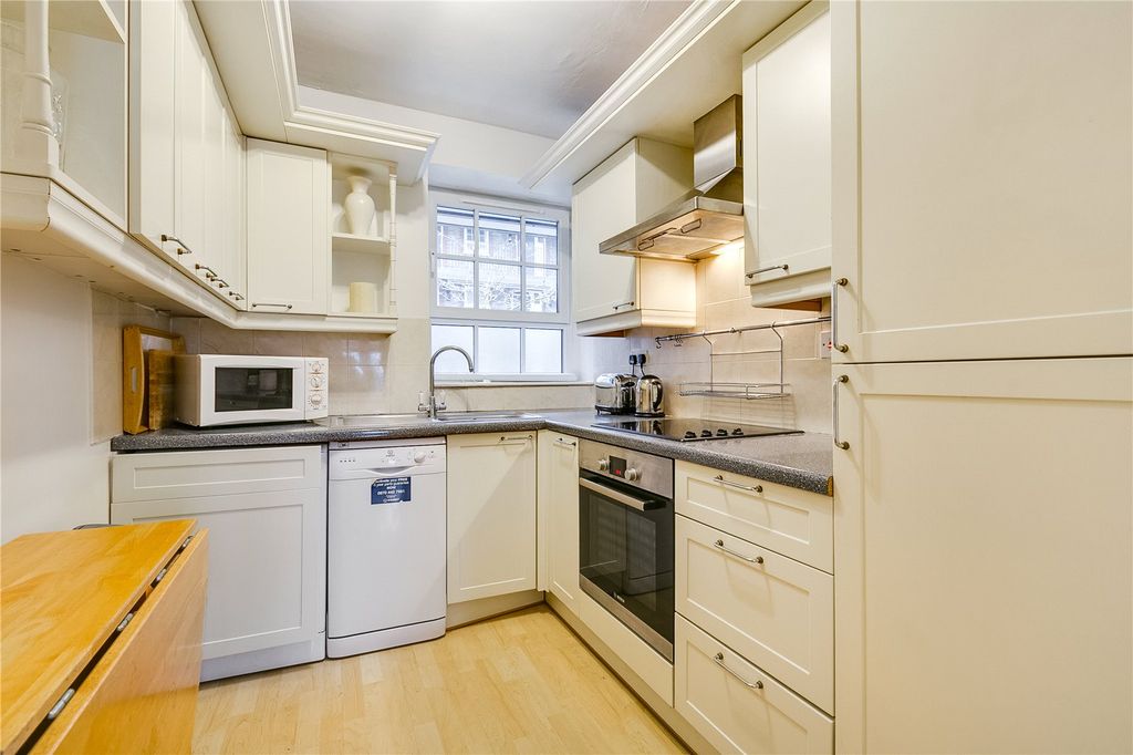 Property photo 2 of 8