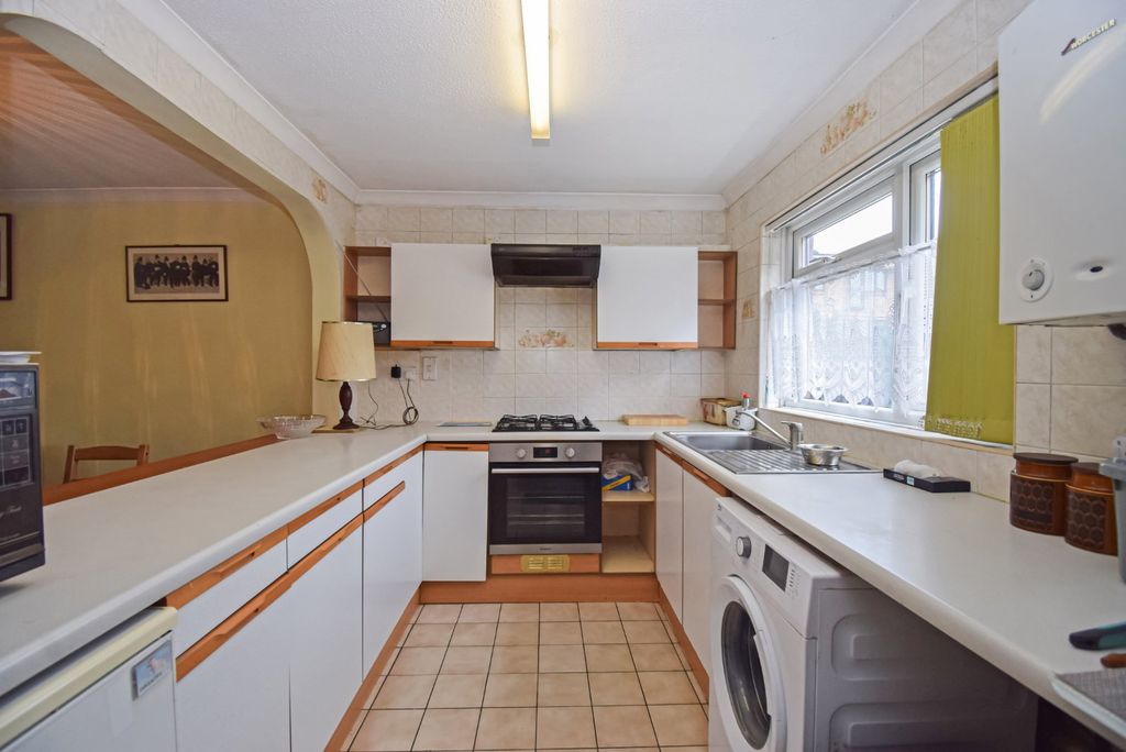 Property photo 3 of 15 Kitchen