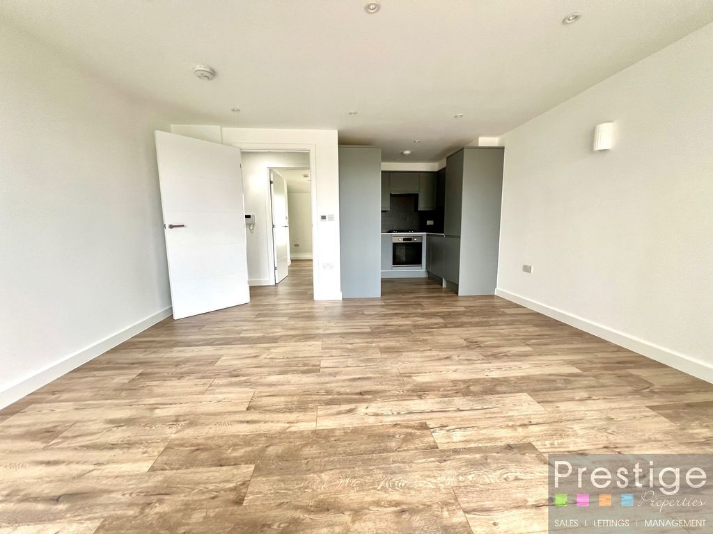 Property photo 2 of 8