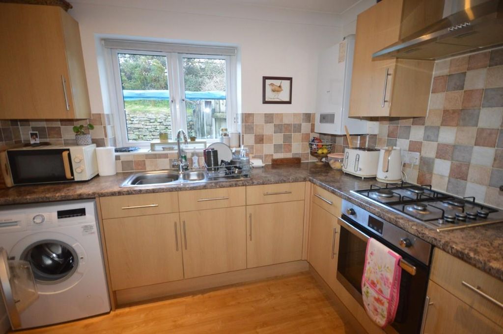 Property photo 2 of 10 Dsc_0020 (Medium).Jpg