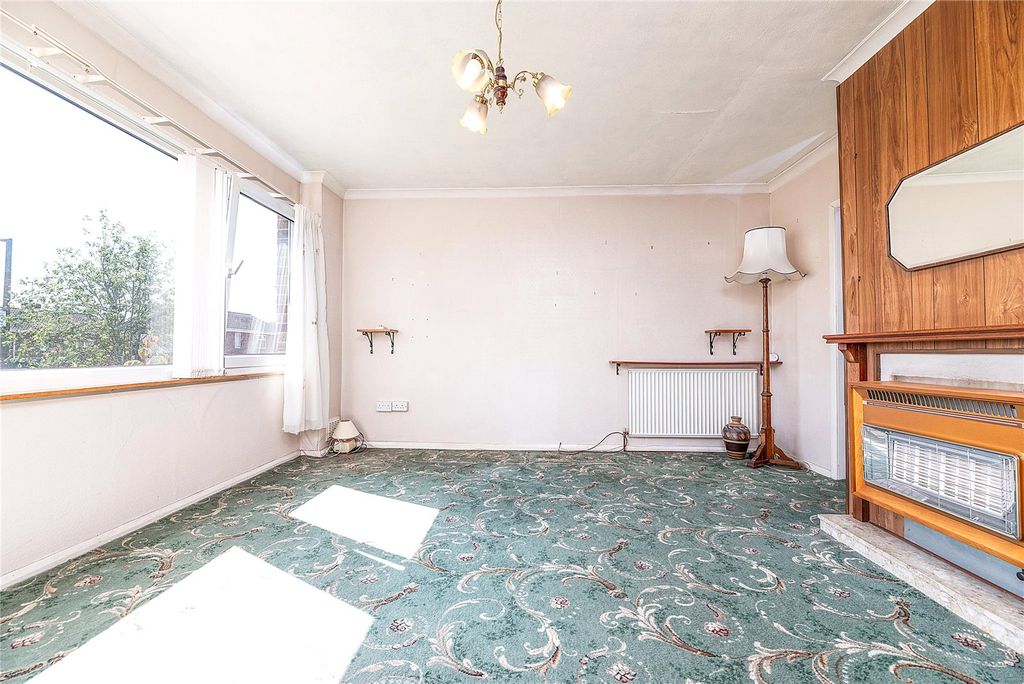 Property photo 3 of 34 Picture No. 16