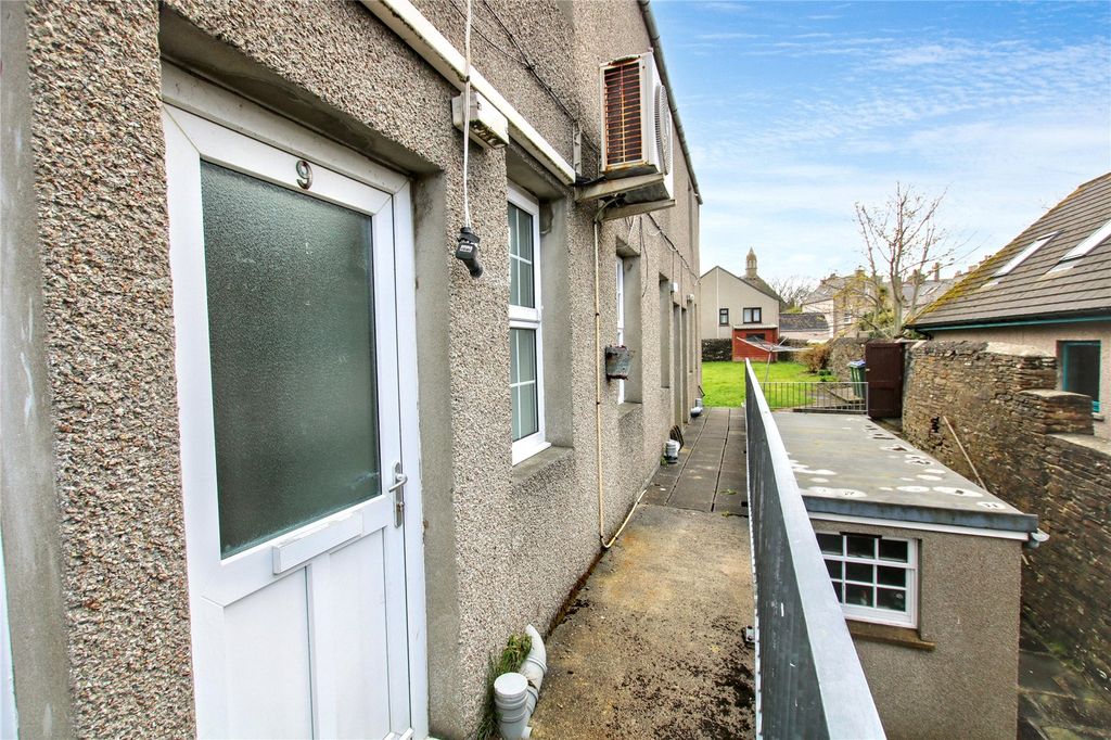 Property photo 2 of 14 Entrance