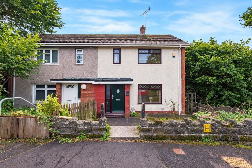Property photo 1 of 18 The Spinney Main .Jpg