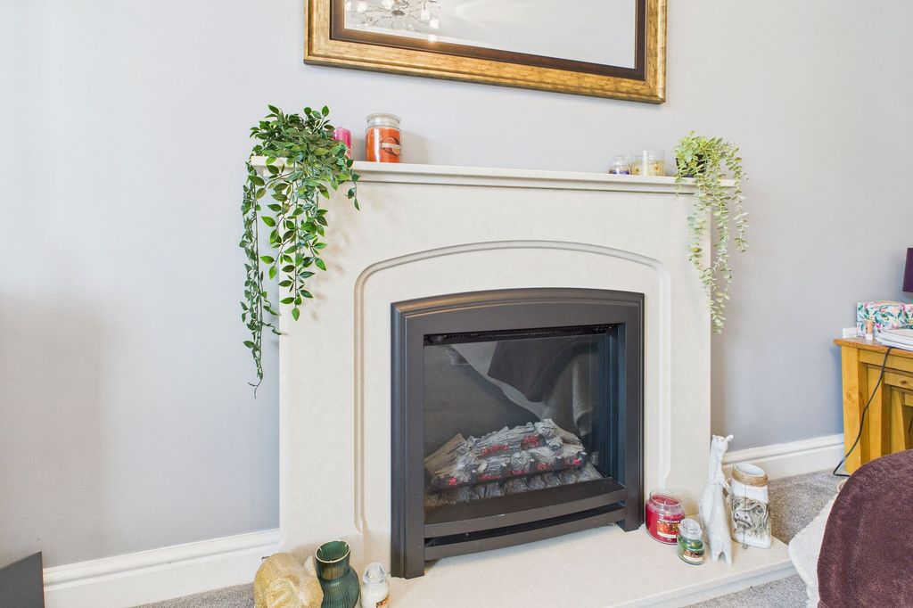 Property photo 3 of 21