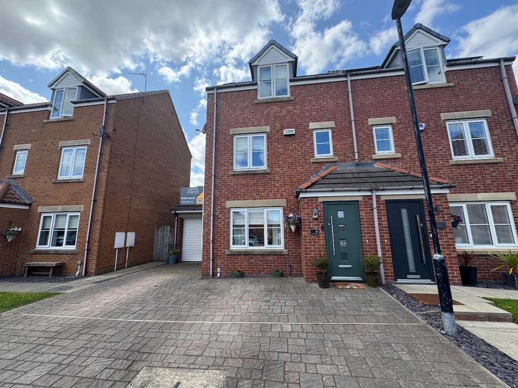 Property photo 1 of 16 Front