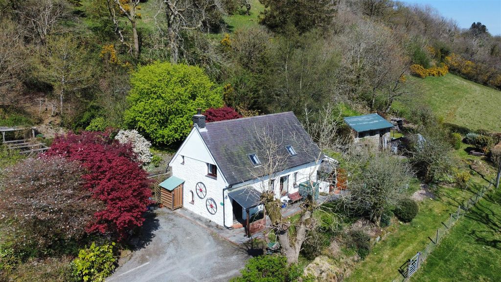 Property photo 2 of 39 Description