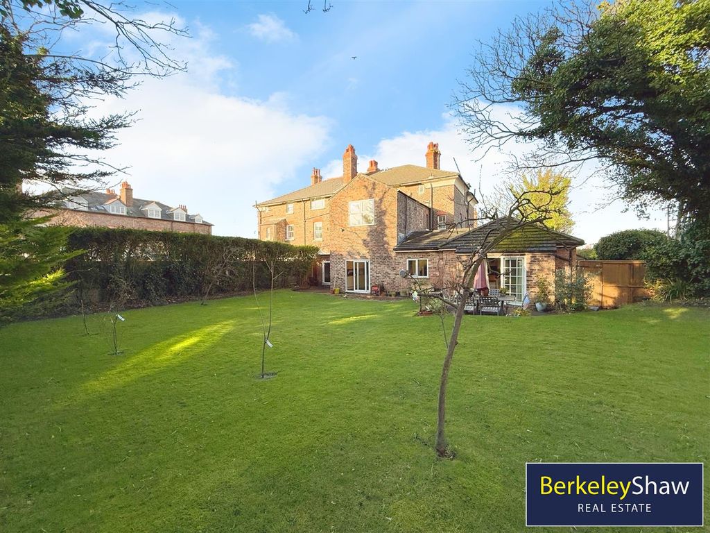 Property photo 1 of 50 Bb476705-Image_Picker_593Db7B6-5754-4DC4-9343-18F7