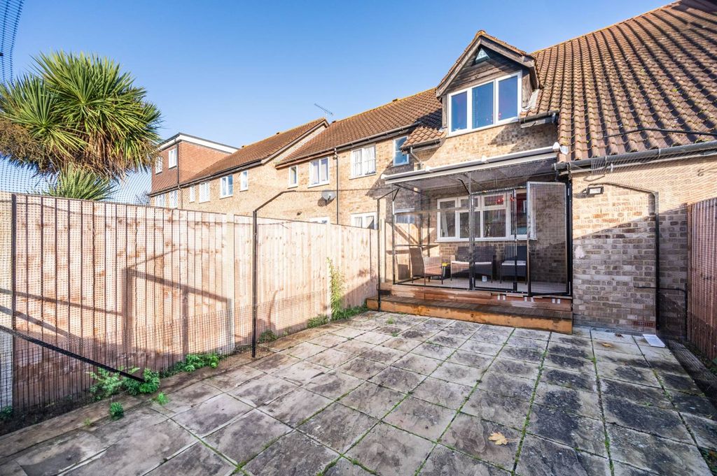 Property photo 2 of 11
