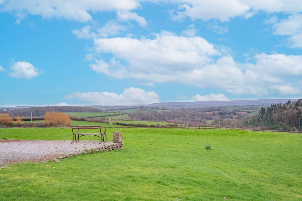 Property photo 2 of 42